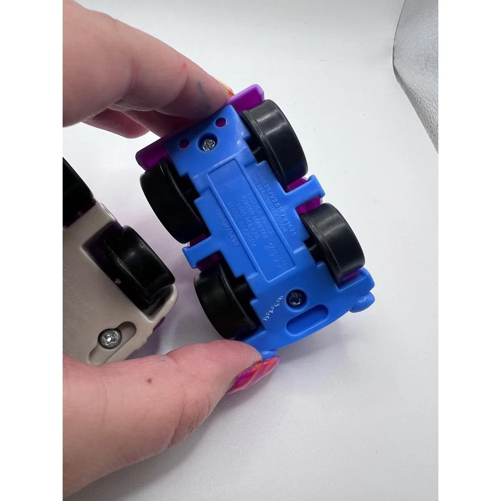 Fisher-Price Little‎ People Wheelies Maggie In Purple Jeep + Mia In Truck Lot